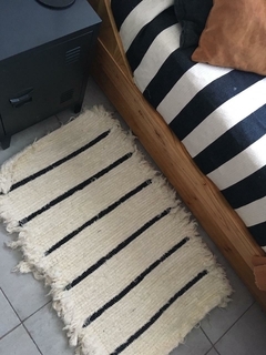 ALFOMBRA RAYA NEGRA