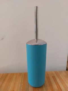 CEPILLO PARA BAÑO CON TAPA en internet