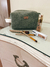 Monedero con manija waffle -verde seco - - comprar online
