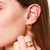 Piercing liso com detalhes luxo na internet