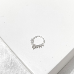 Piercing argola cravejada