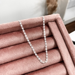 Choker piastrini