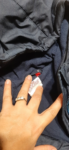 ♻️ Campera MARVEL ♻️6 años.