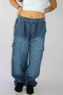 Calça Cargo Jeans escura - comprar online