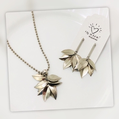 Colar Folhas - comprar online