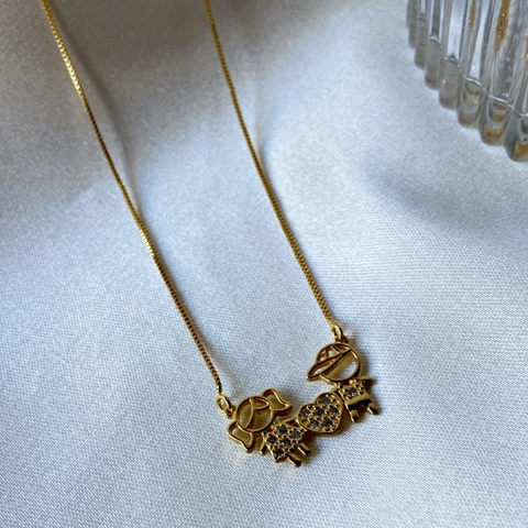 Colar coração cravejado cristal 1 menino e 1 menina banhado a ouro 18k