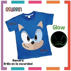 Remera M/C GLOW que BRILLA en la oscuridad 100% algodón peinado premium PATRULLA CANINA - PAW PATROL - OSURRIN