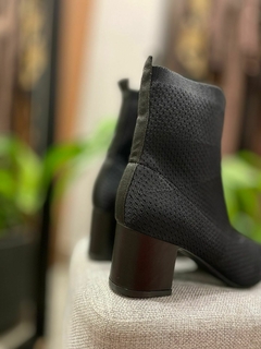 BOTA KNIT GORGURÃO PRETO - comprar online