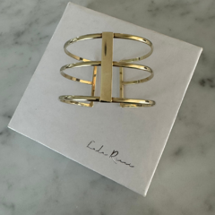 *New* Caja Revery Piezas bañadas en oro 24k - Aros & Brazalete en internet