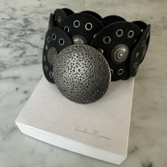 *New* Faja Rock It eco cuero negro y detalles metálicos - comprar online