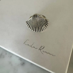 Anillo Shell silver - Cápsula Essence NEW EDITION - tienda online