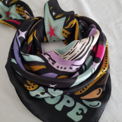 Pañuelo Tamil Black con estampa