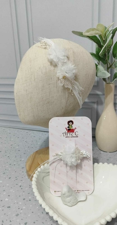 COLEÇÃO CAMÉLIA ( FAIXINHA + BICO DE PATO) Cor branco organza