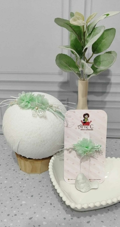 COLEÇÃO CAMÉLIA ( FAIXINHA + BICO DE PATO) Cor verde bebê organza - comprar online