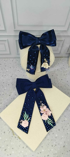 Laço ELEGANCE azul marinho - Cláudia Maria Rambor