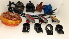 4 Piões Beyblades Originais Tomy Hasbro Usados Com Acessórios e Lançadores - Biggerbox Brinquedos Usados e Vintage