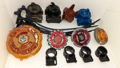 4 Piões Beyblades Originais Tomy Hasbro Usados Com Acessórios e Lançadores