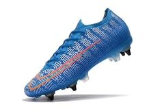 CHUTEIRA NIKE MERCURIAL VAPOR 13 ELITE SG "CR7 SHUAI" na internet