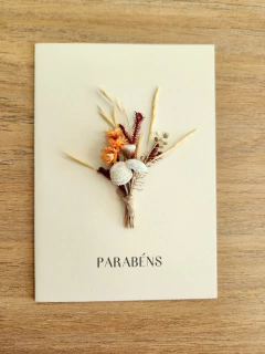 Imagem do Cartão Artesanal "Parabéns" - Flores Desidratadas