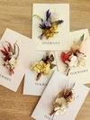 Cartão Artesanal "Felicidades" - Flores Desidratadas - comprar online