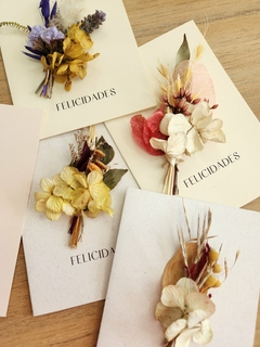 Cartão Artesanal "Felicidades" - Flores Desidratadas - comprar online