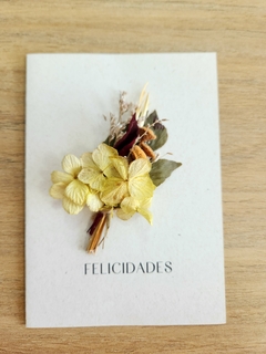 Cartão Artesanal "Felicidades" - Flores Desidratadas - Percalina Arte Floral - Encadernação Artesanal
