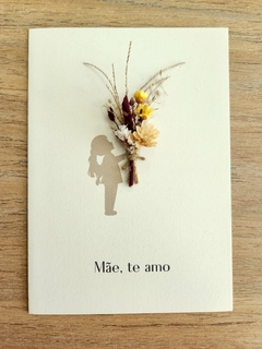 Imagem do Cartão Artesanal "Mãe, te Amo" - Flores Desidratadas