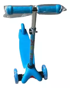 Monopatin Reforzado Con Luces Liso Celeste - comprar online