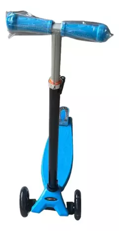 Monopatin Reforzado Aluminio Con Luces Liso Celeste - comprar online
