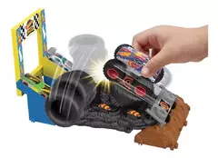 Hot Wheels Monster Trucks Pista De Juguete Arena De Demolición Race Ace Color Multicolor - Pichoncitos