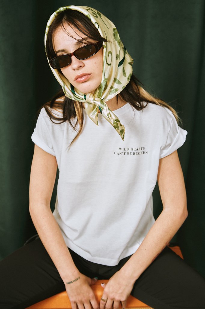 Remera Crop Wild Hearts Can'T Be Broken. thumbnail 3