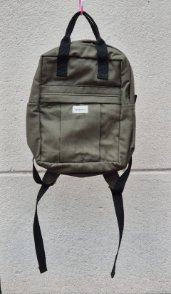 Mini mochila verde-oliva na internet