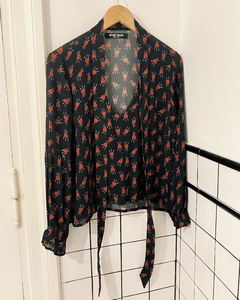 Blusa AY not dead
