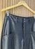 CALÇA PU COM BOTÕES E BOLSOS - CONSTANZA