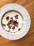 Vela de Cera de Soja, Fragancia Chocolate, en Cuenco de Cemento - comprar online