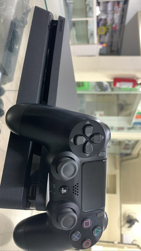 Playstatio 4 Slim