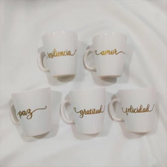 Desayuno Saludable con Taza de Cerámica - Buenos Dias Lucia