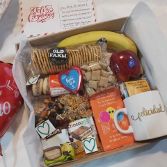 Imagen de Desayuno Saludable con Taza de Cerámica