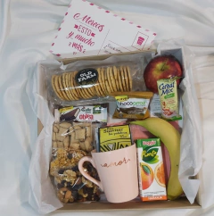 Desayuno Saludable con Taza de Cerámica