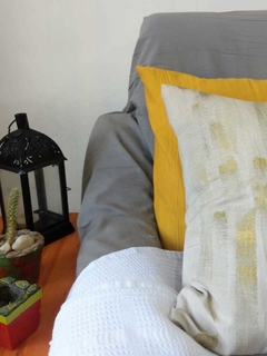Almohadon Desgastado Dorado - comprar online