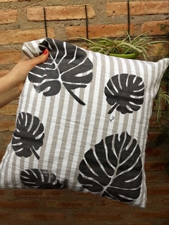 Funda Almohadon Rayas y Hojas - comprar online