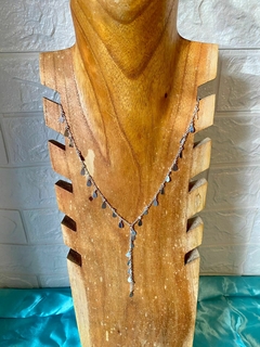 Colar Gotas em Y Banhado a Prata - Ananda Bijoux