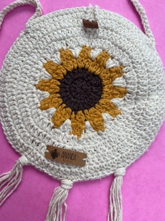 Bolsa Girassol Bege de Crochê - comprar online