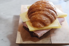 Croissant Jamón y Queso