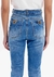 calca-lanca-perfume-jeans-luna-mom-super-high-cintura-alta-com-letreiro-em-metal-dourado-501CF008124