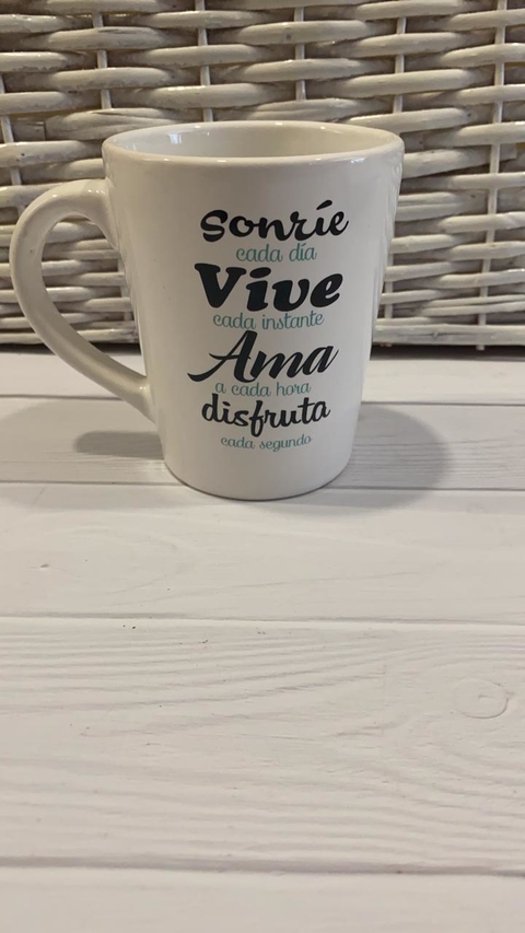Taza sonrie