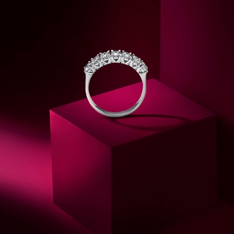 Meia Aliança Lulie em Diamantes - Coleção Mariage