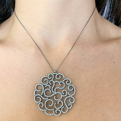 Colar com pingente mandala prata 925