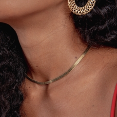 CHOCKER CORRENTE LAMINADA OURO 18K