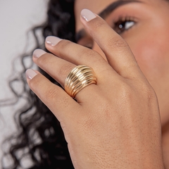 Anel Frisado Abaulado alto ouro 18k - comprar online